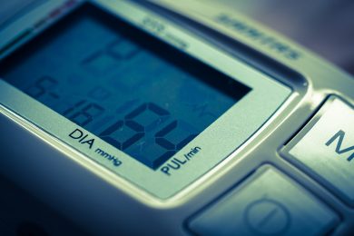 Misurazione pressione sanguigna: l’importanza del monitoraggio notturno